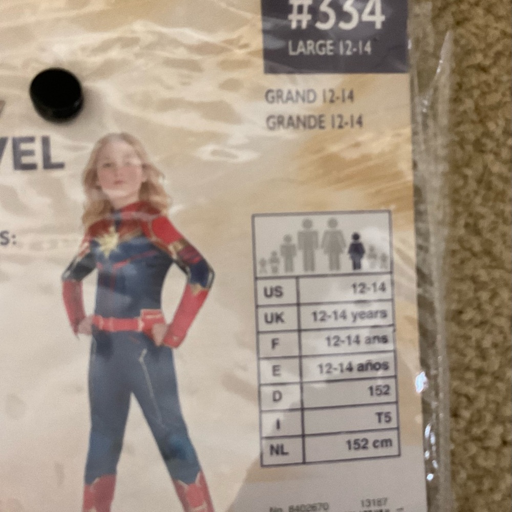 Captain Marvel Hero ~ Costume Halloween ~ 12/14 Role Play with Light Up Star! - Picture 8 of 16